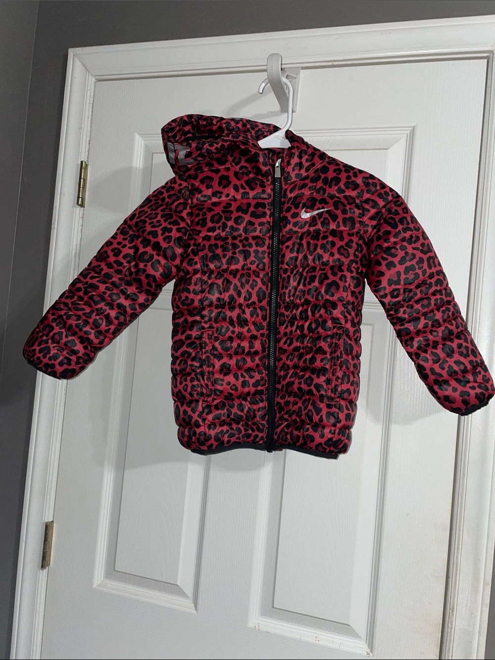 Nike Kids Red Pink Leopard-Print Puffer Jacket with Hood Size 4 XS Girls